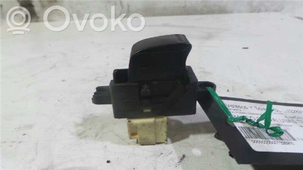 Nissan Almera Tino Elektrinių langų jungtukas 
