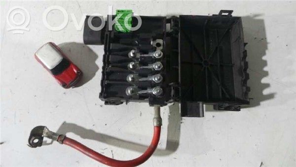 Módulo de fusible   3PINES,1J0937550AA