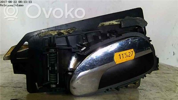 Peugeot 307 Front door interior handle 