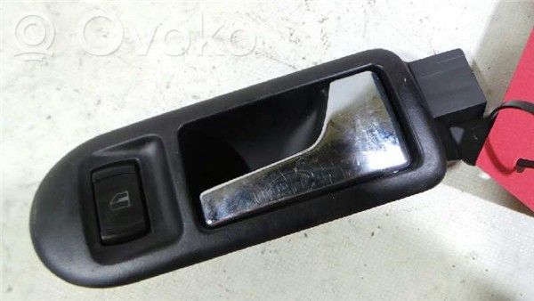 Volkswagen PASSAT Front door interior handle 