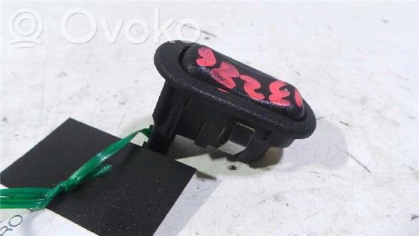 Opel Zafira A Electric window control switch 