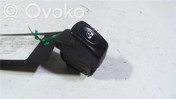 Renault Clio II Przyciski szyb 
