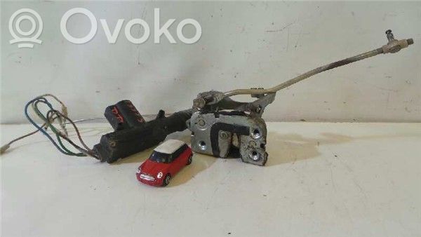 Mitsubishi Montero Cerradura de puerta delantera 