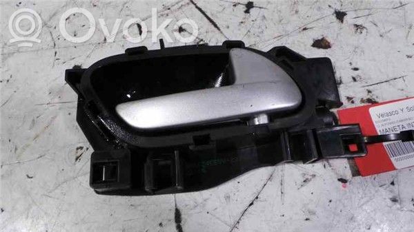Peugeot 207 Front door interior handle 