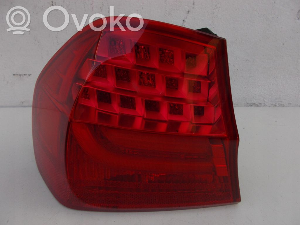 Rear/tail lights   4871732