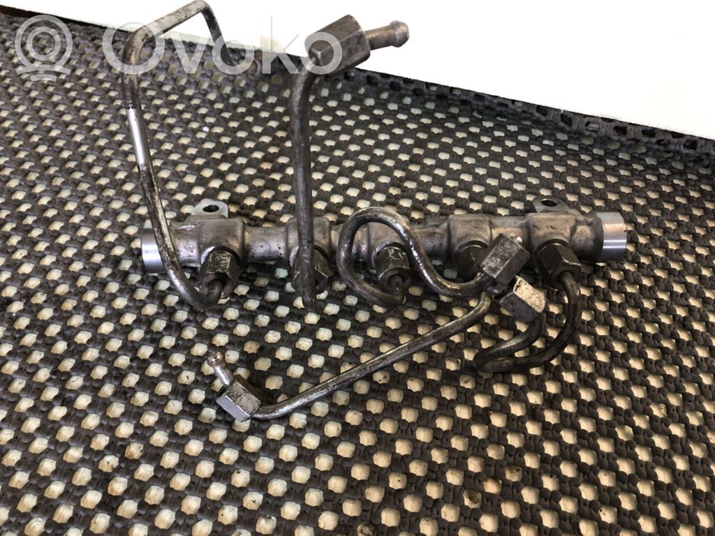 Fuel splitter   0445214181