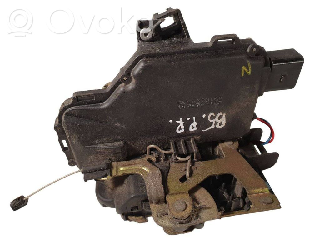 Volkswagen PASSAT B5 Front door lock 