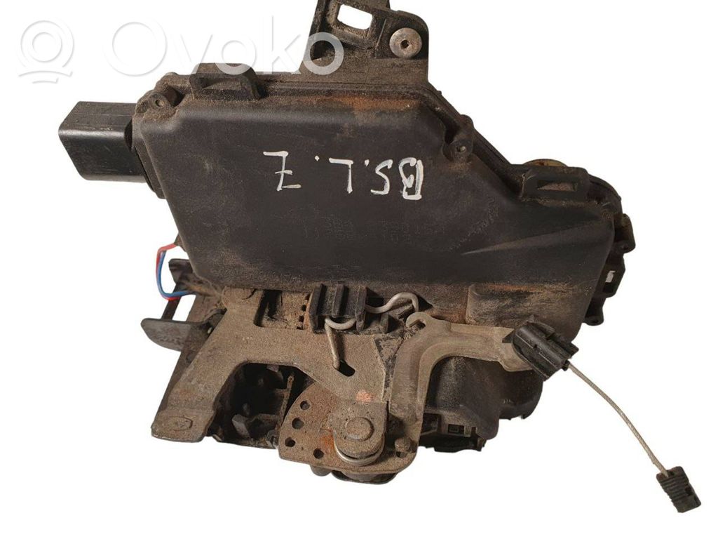 Volkswagen PASSAT B5.5 Zamek drzwi tylnych 