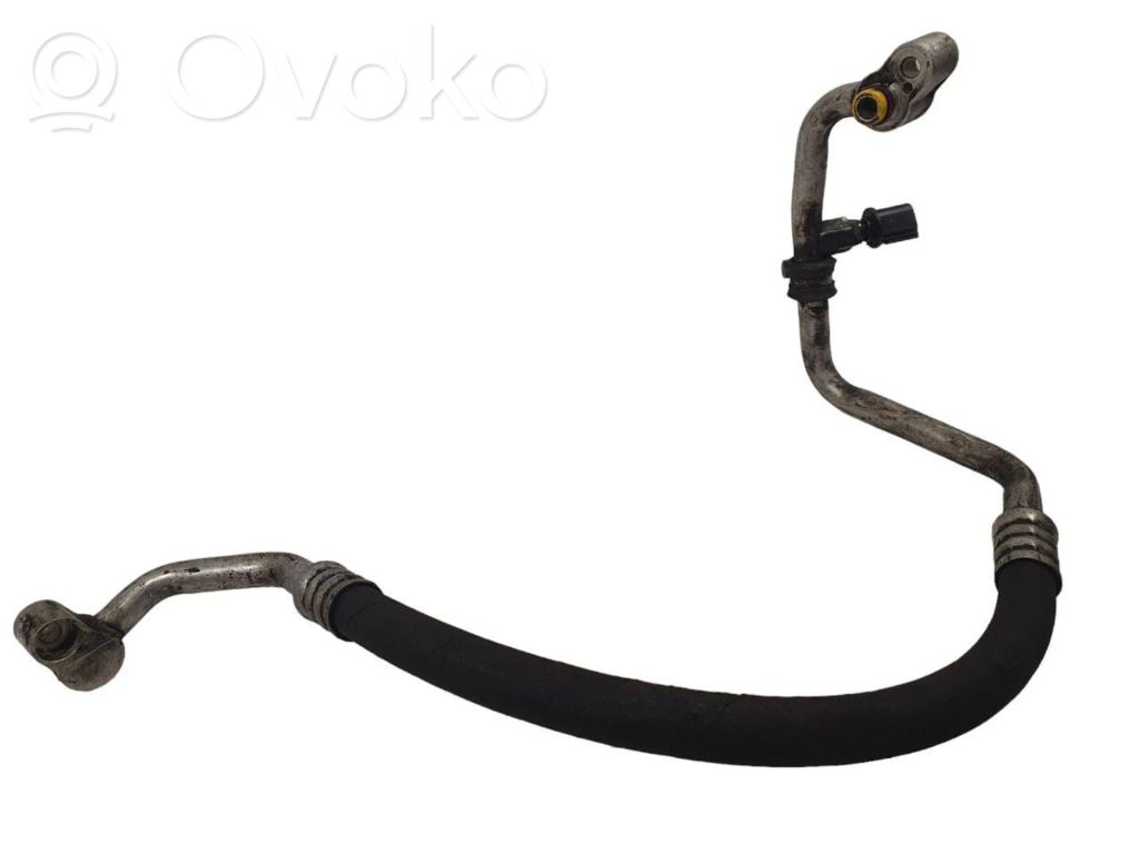 Audi Q7 4L Ilmastointilaitteen putki (A/C) 