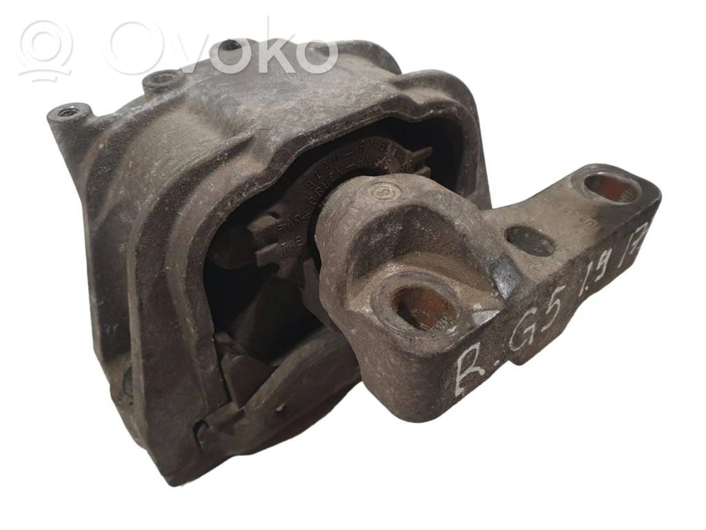 Volkswagen Golf V Engine mount bracket 