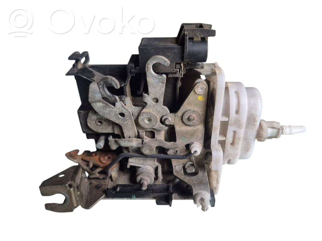 Audi A4 S4 B5 8D Etuoven lukko 