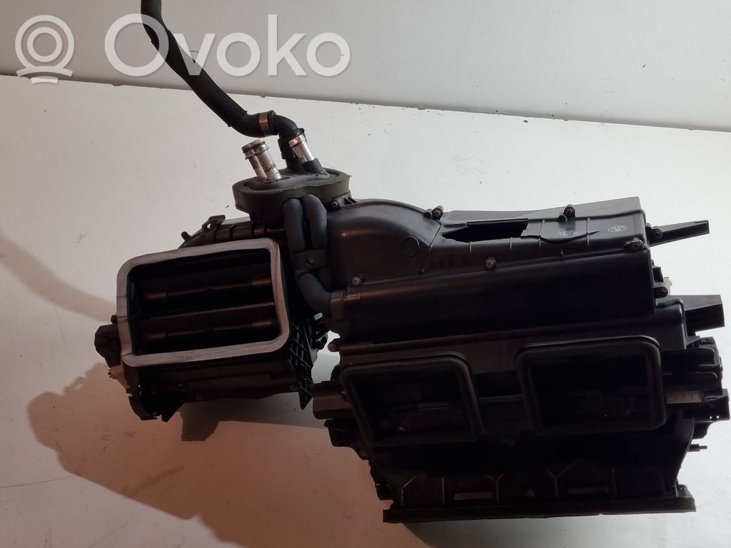 BMW 1 E81 E87 Salono oro mazgo komplektas 