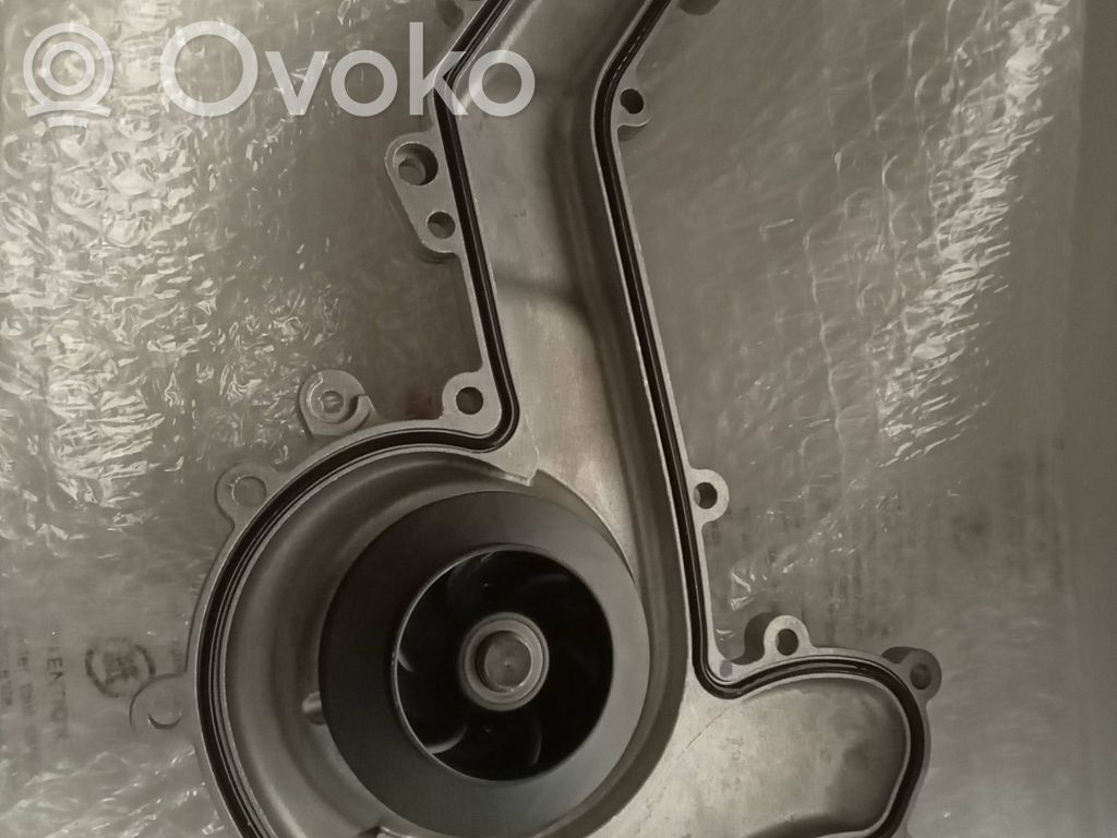 Audi A4 S4 B9 Water pump 