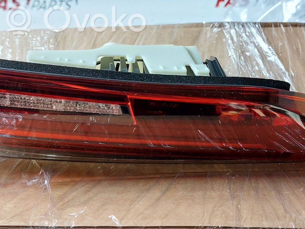 BMW M4 G82 G83 Lampy tylnej klapy bagażnika 