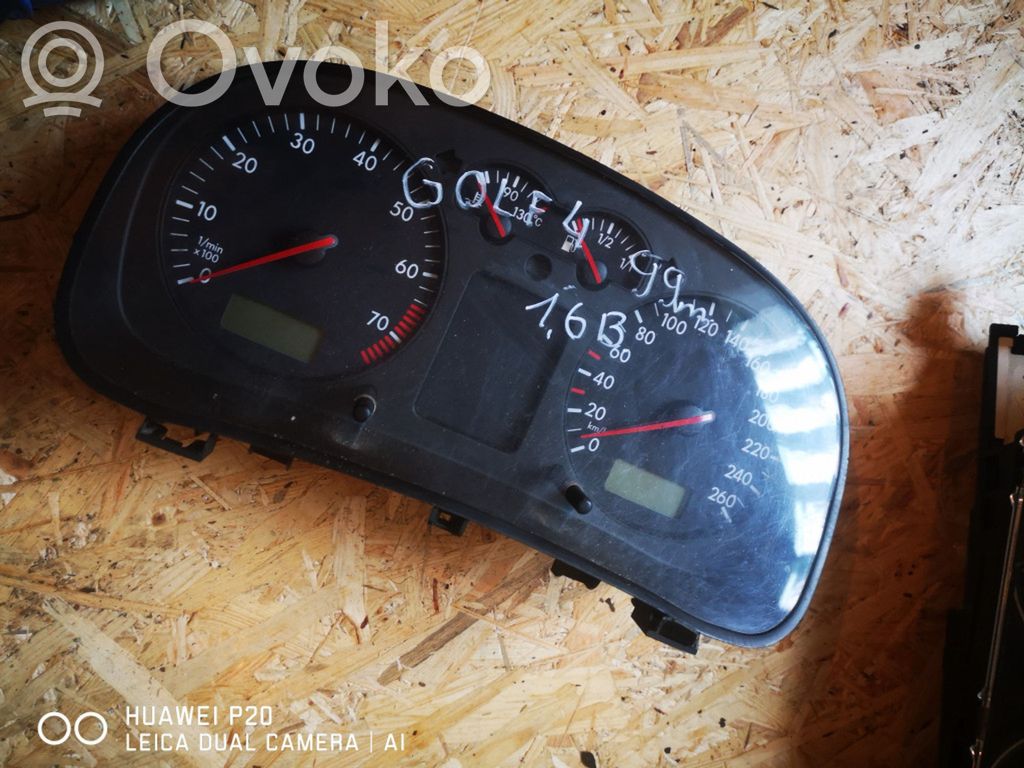 Volkswagen Golf IV Velocímetro (tablero de instrumentos) 