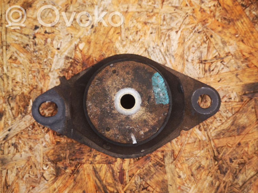 Renault Vel Satis Engine mount bracket 