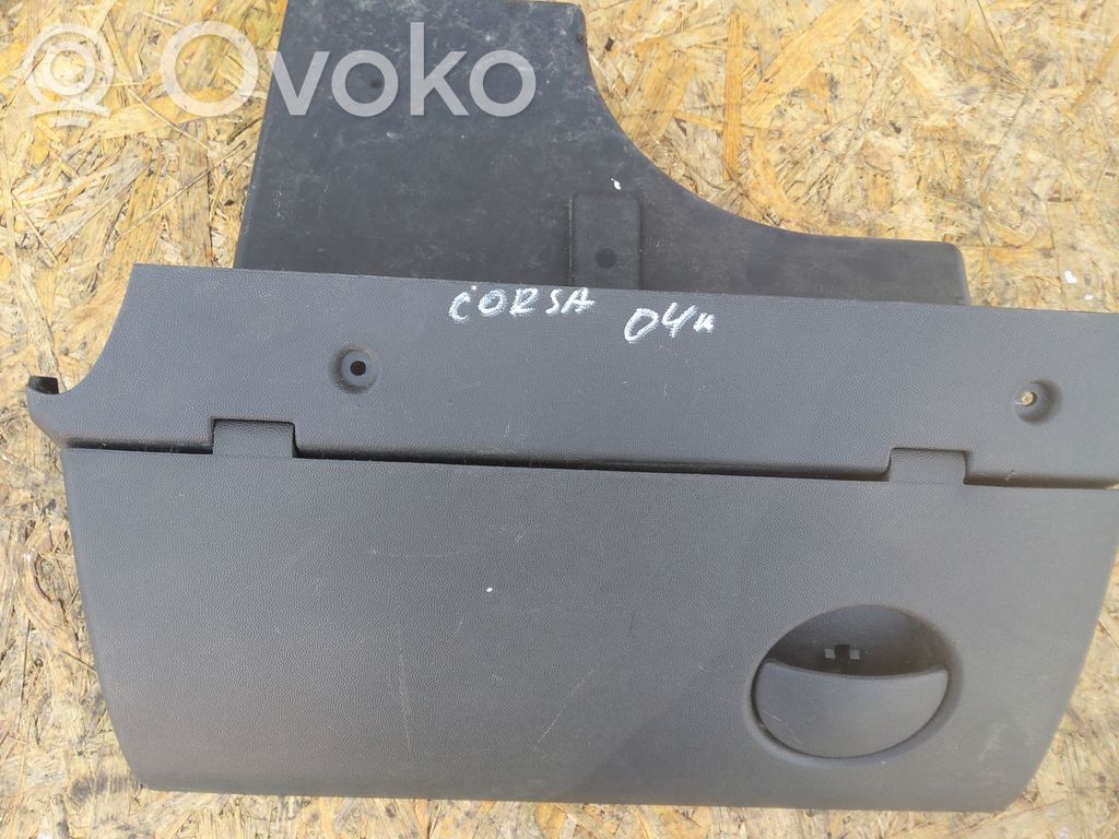 Opel Corsa C Daiktadėžės (bordačioko) komplektas 