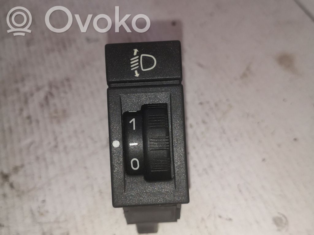 Peugeot 607 Headlight level height control switch 