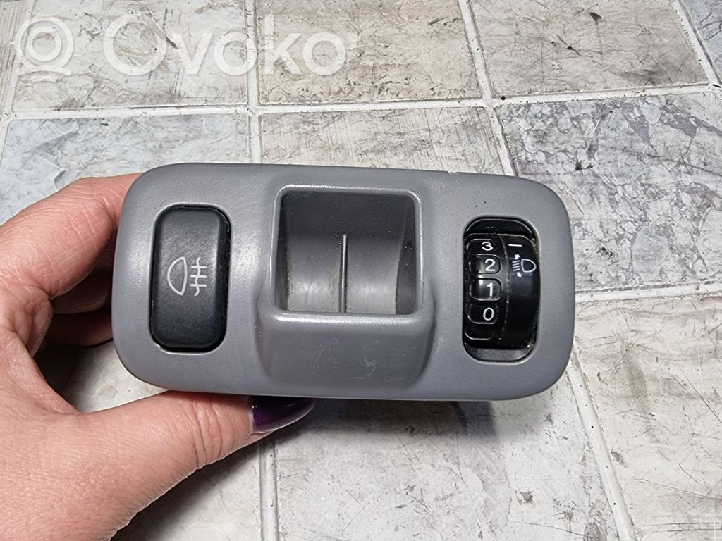 Toyota Yaris Headlight level height control switch 