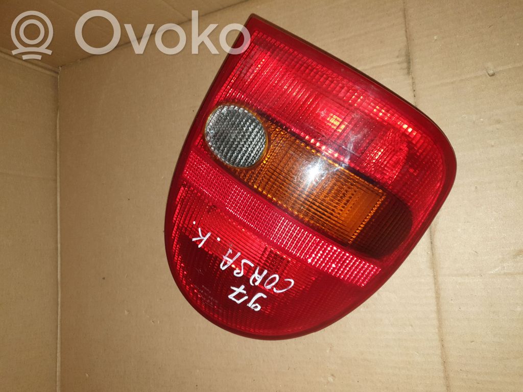 Opel Corsa B Aizmugurējais lukturis virsbūvē 