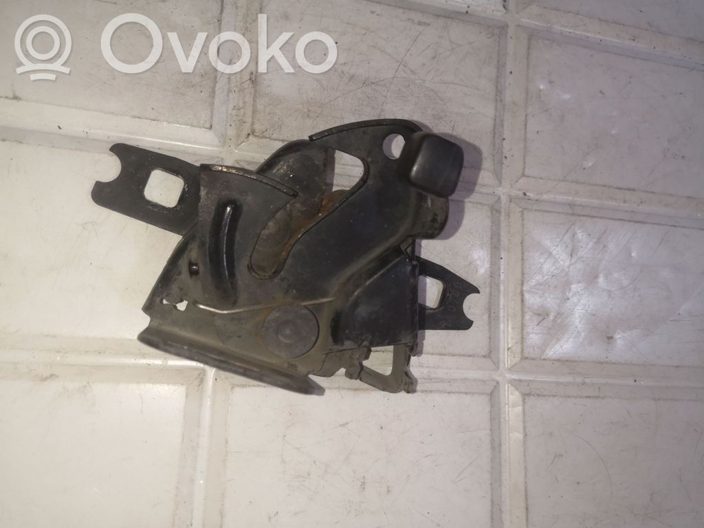 Volkswagen Polo III 6N 6N2 6NF Spyna variklio dangčio 