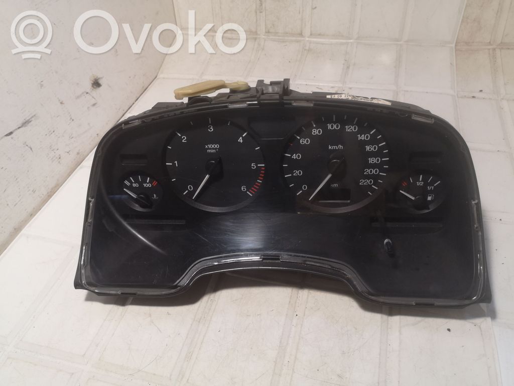 Opel Zafira A Speedometer (instrument cluster) 