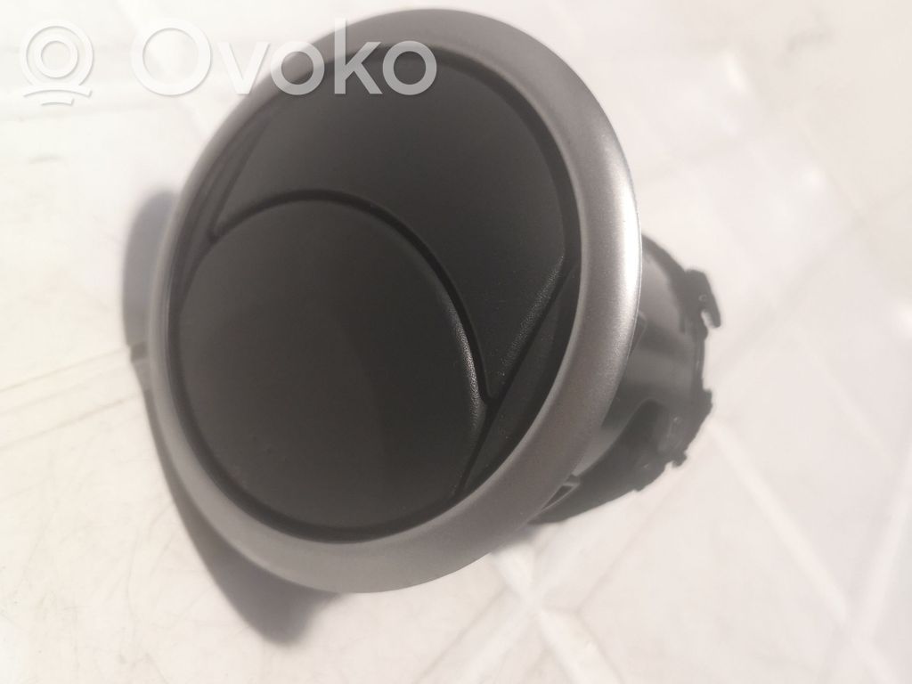 Mazda 2 Šoninės oro grotelės 