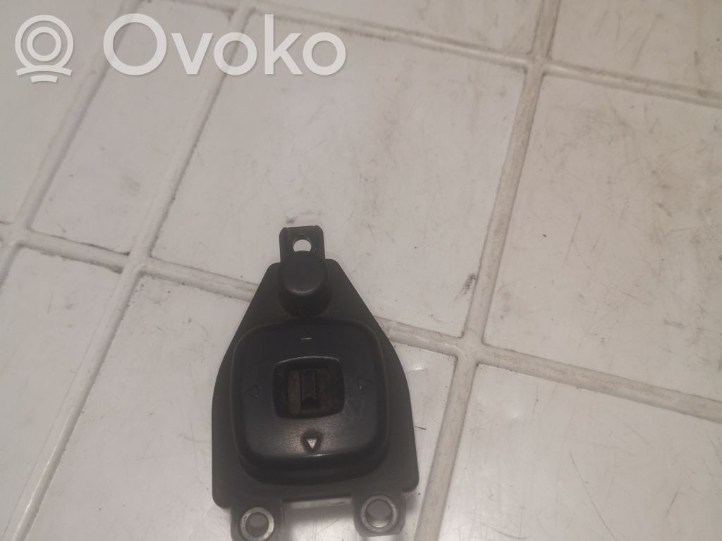Mazda 2 Wing mirror switch 