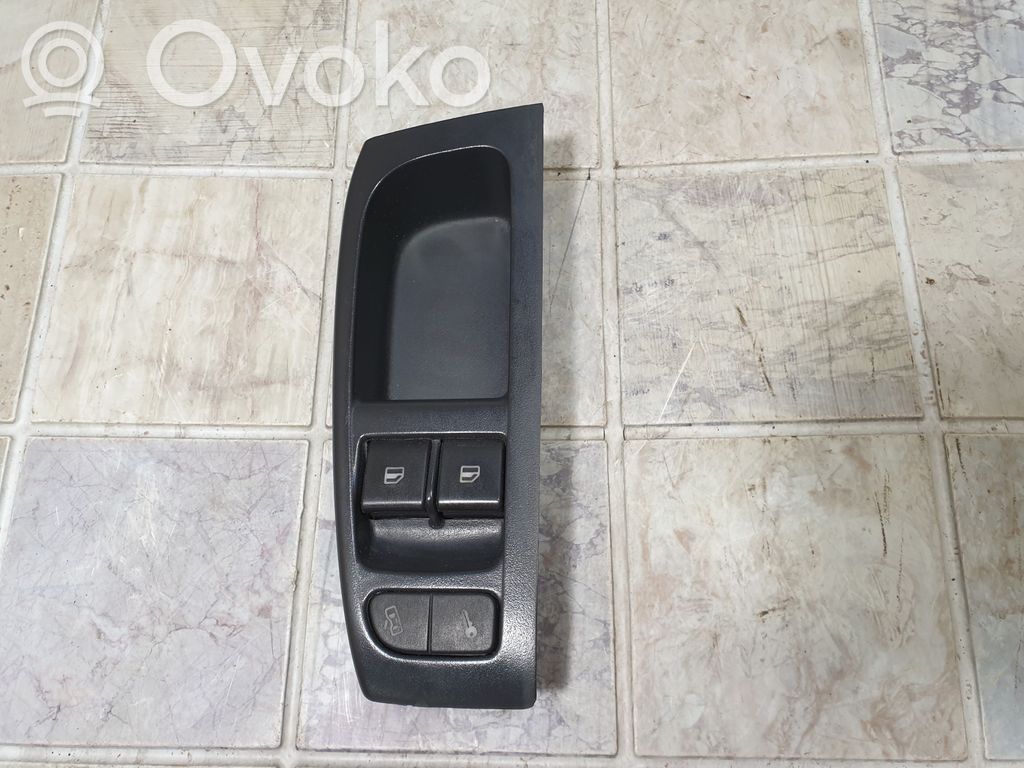 Volkswagen Fox Electric window control switch 