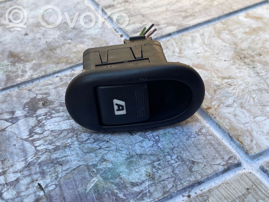 Electric window control switch   96401469XT