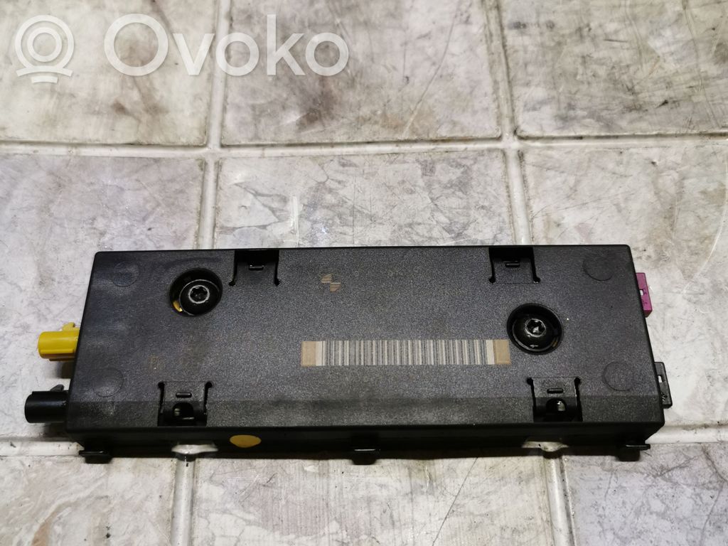 BMW 1 E81 E87 Antenos stiprintuvas 