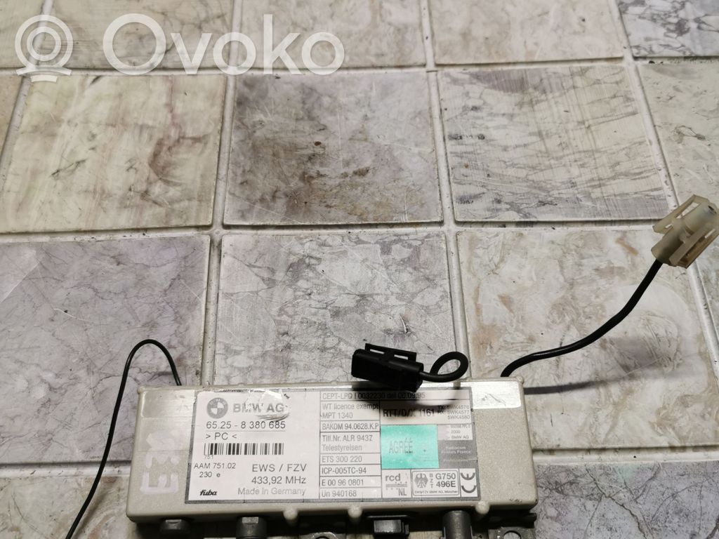 BMW 5 E39 Antenas pastiprinātājs 