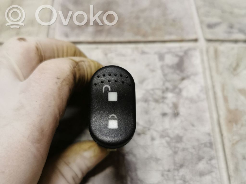 Ford Focus Central locking switch button 