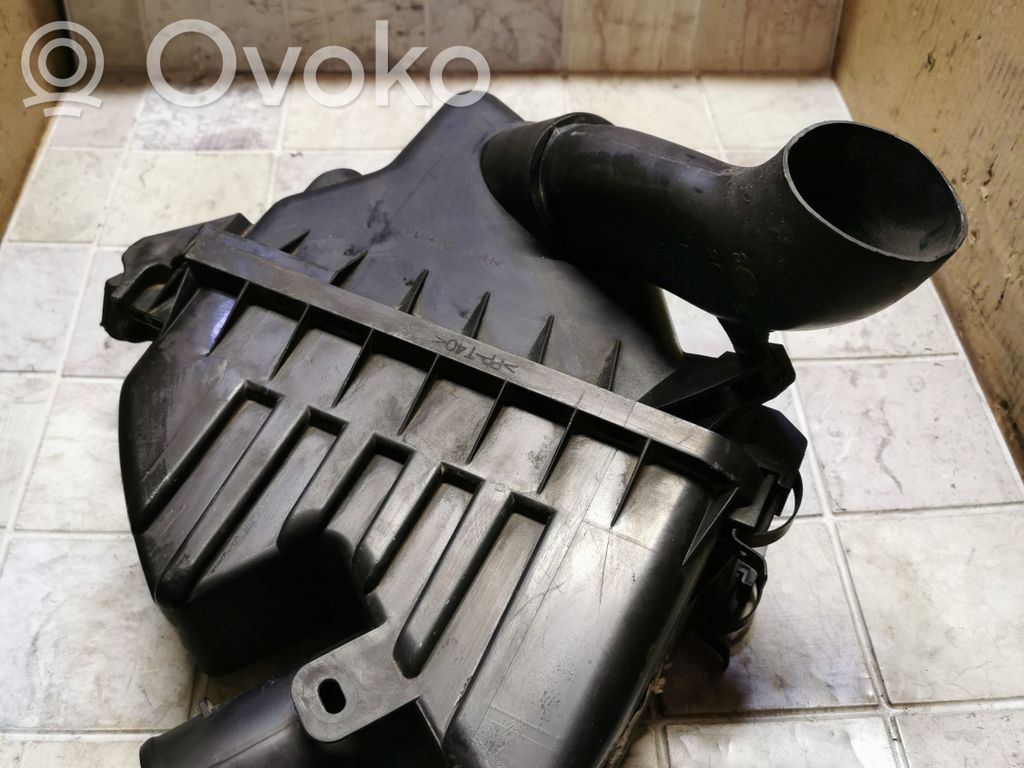 Toyota Yaris Air filter box 