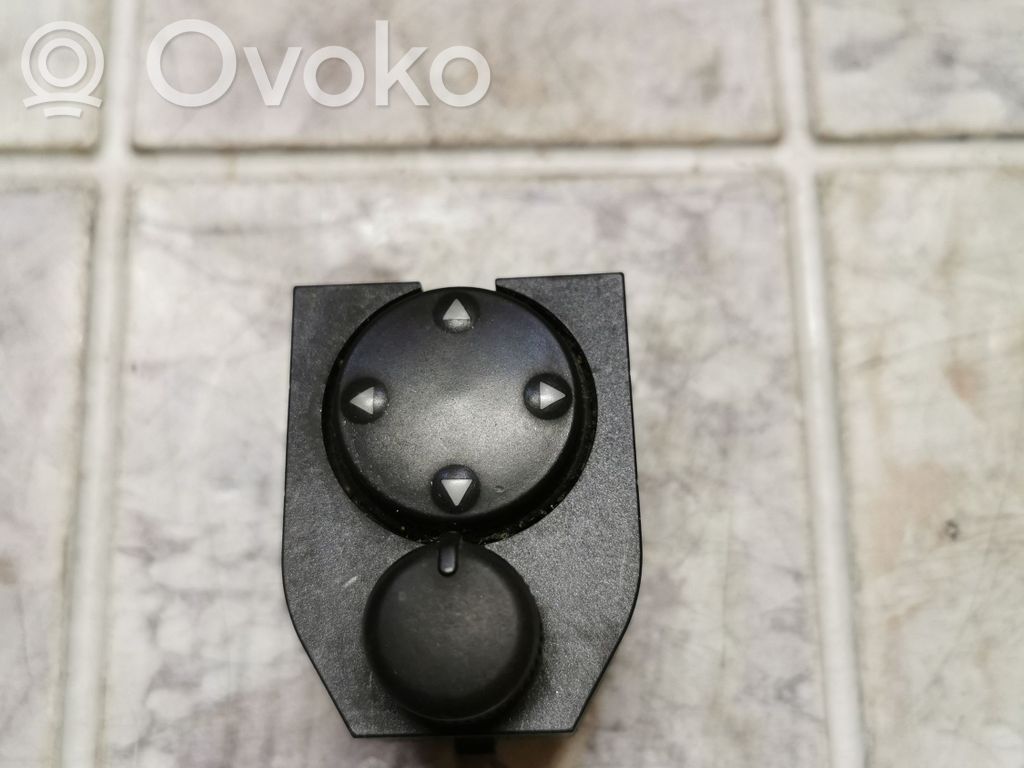 Audi A8 S8 D2 4D Wing mirror switch 