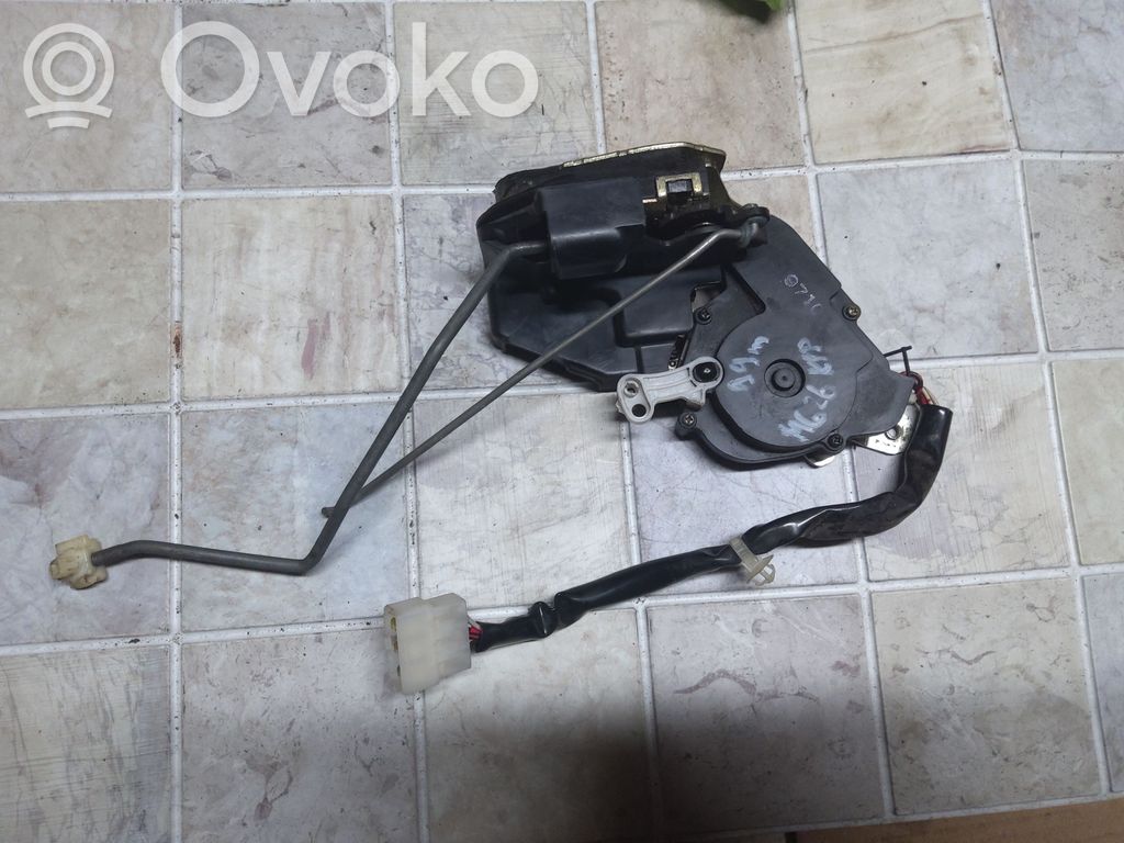 Mazda 626 Zamek drzwi przednich 