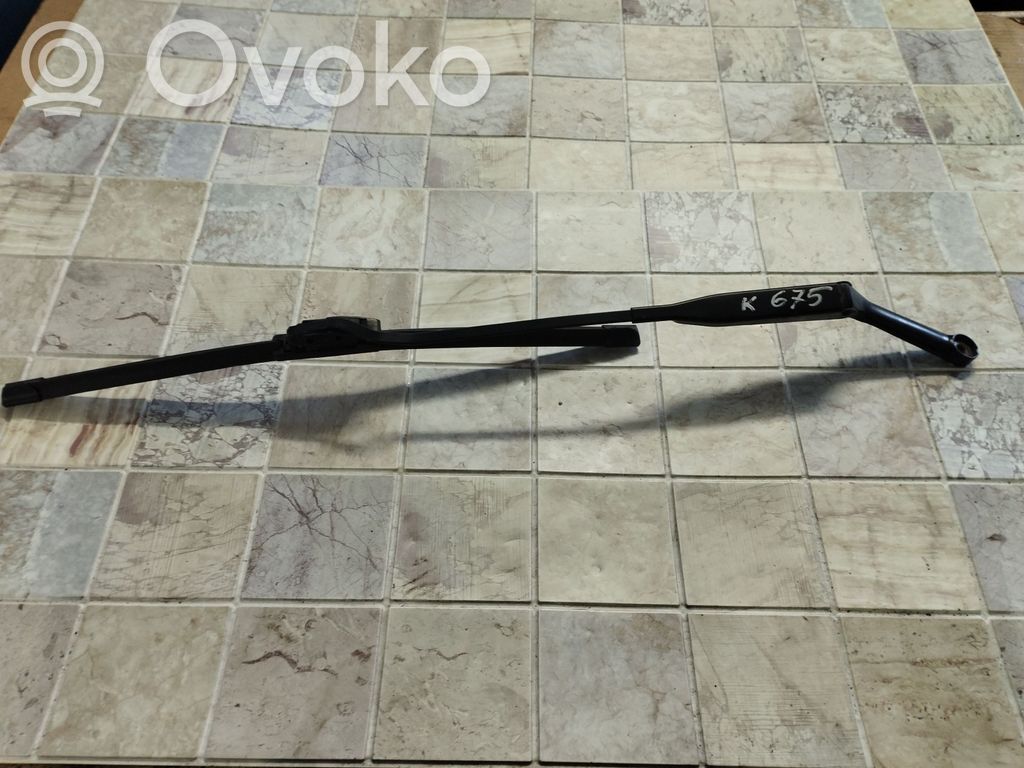 Opel Vectra B Front wiper blade arm 
