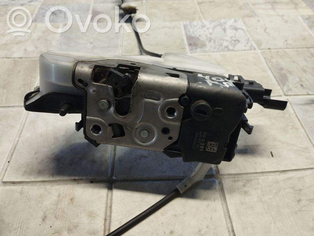 Peugeot 5008 Front door lock 