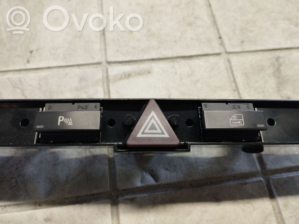 Opel Astra H Hazard light switch 