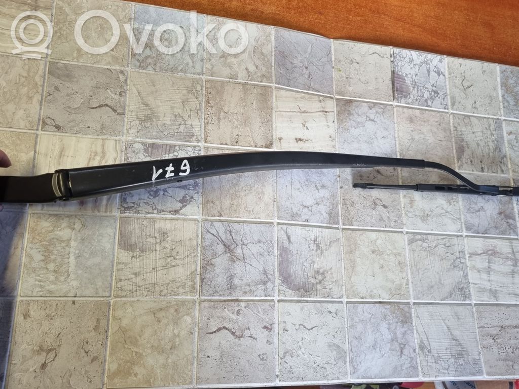Toyota RAV 4 (XA30) Front wiper blade arm 