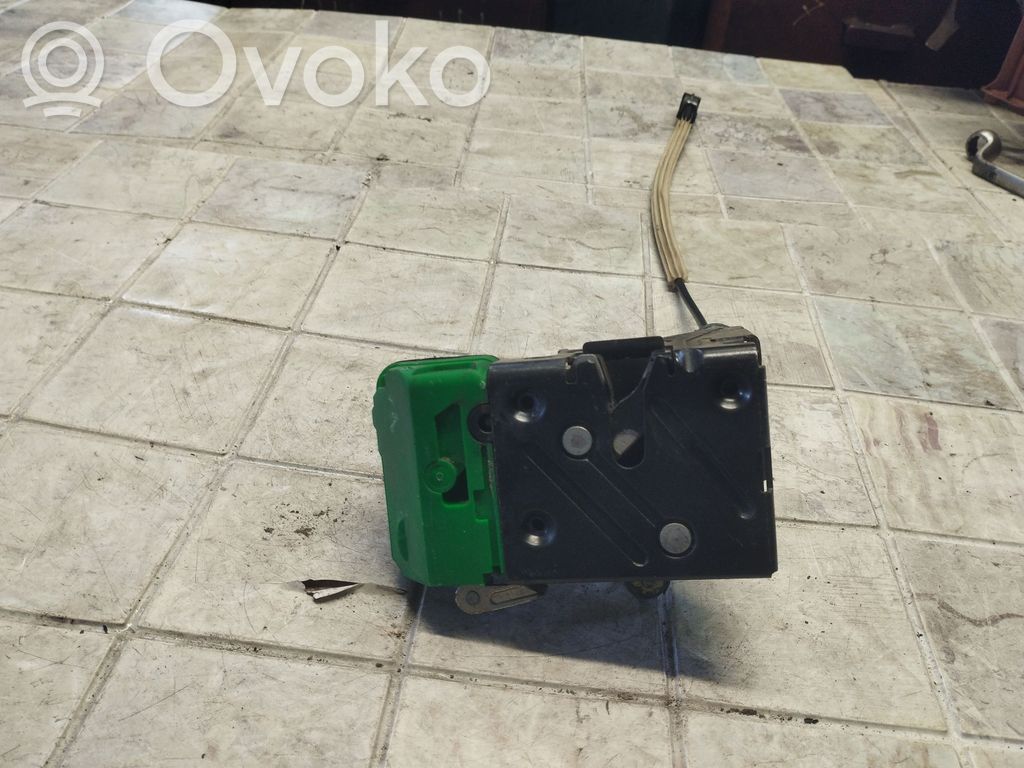 Volvo S60 Priekinė durų spyna 
