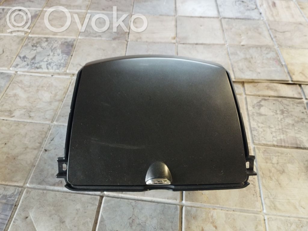 Nissan Note (E11) Daiktadėžė 