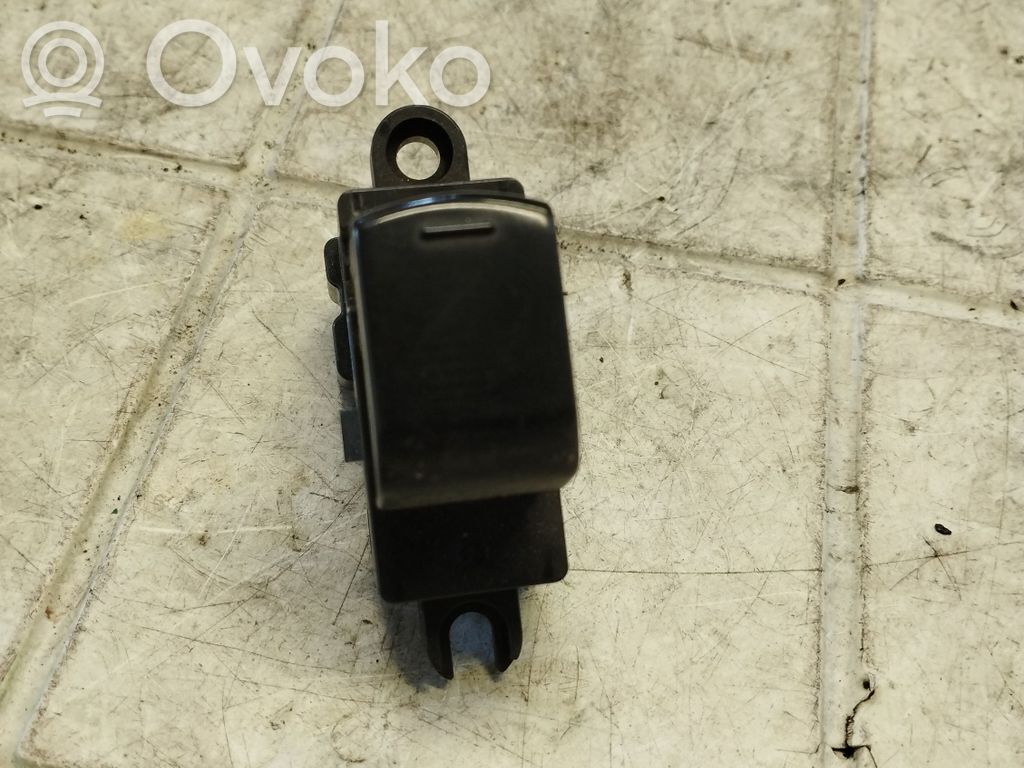 Nissan Note (E11) Electric window control switch 