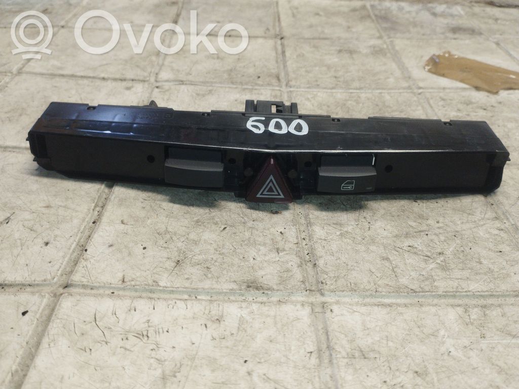 Opel Astra H Hazard light switch 