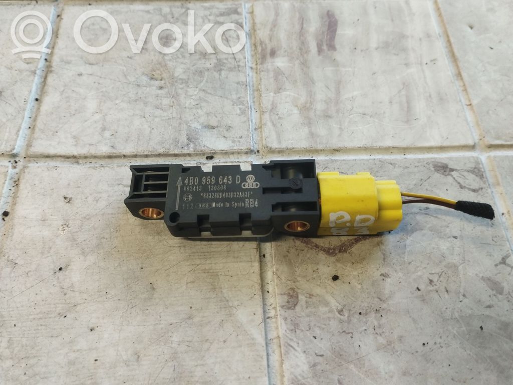 Audi A3 S3 8P Airbag deployment crash/impact sensor 