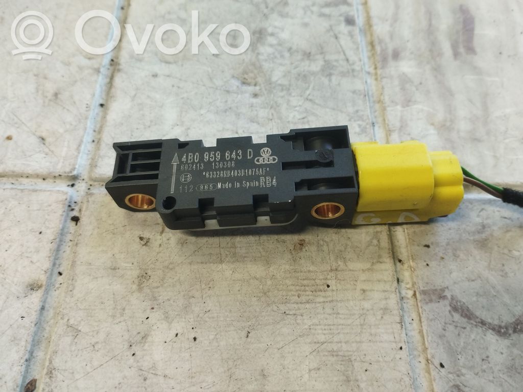 Audi A3 S3 8P Airbag deployment crash/impact sensor 