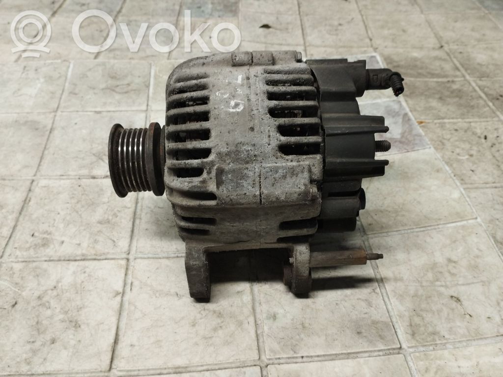 Volkswagen Golf V Ģenerators 