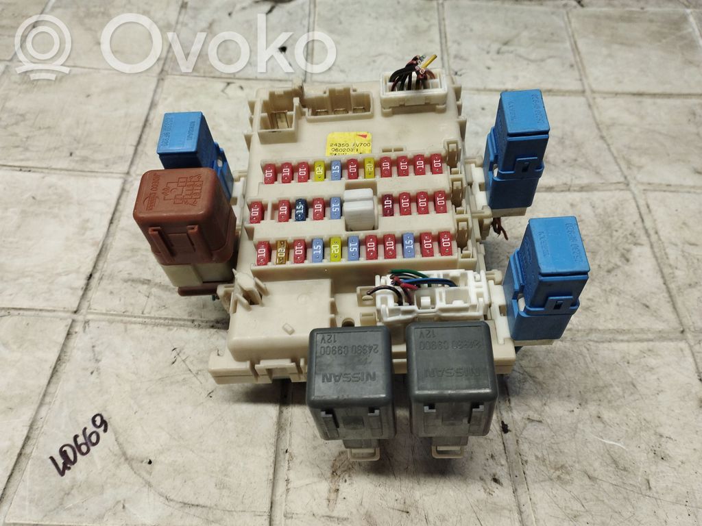 Nissan Primera Fuse module 