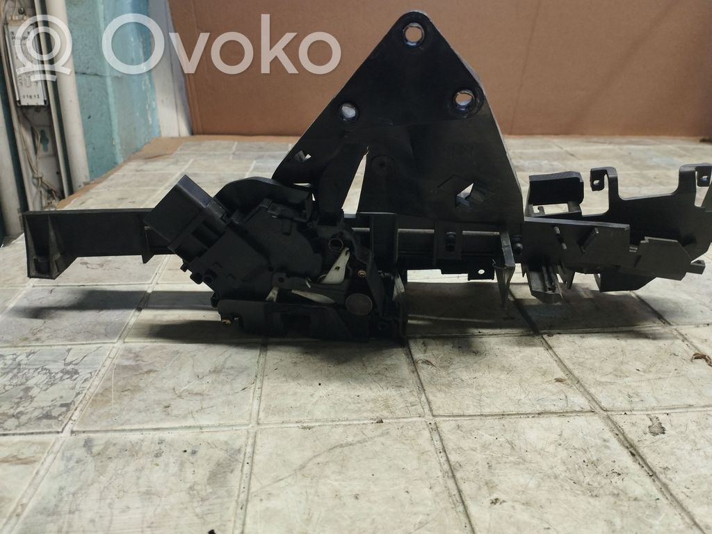 Ford Focus C-MAX Front door lock 