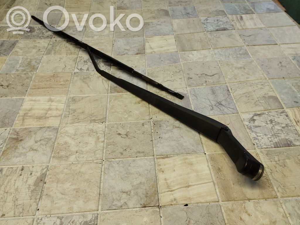 Toyota Corolla Verso E121 Priekinio stiklo valytuvas 